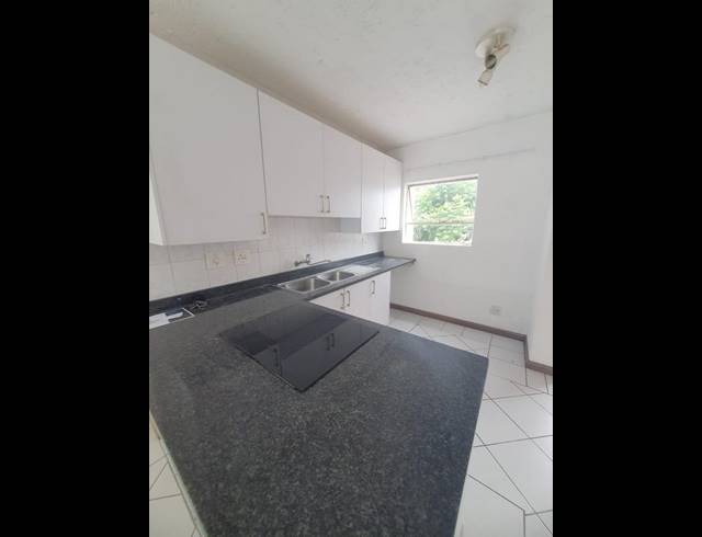 2 BEDROOM PROPERTY TO RENT IN MALVERN EAST